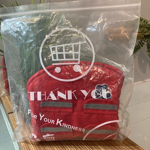 🐶2/$25 Winter Dog coat with faux fur hat and reflective stripes red - Small - Picture 4 of 5